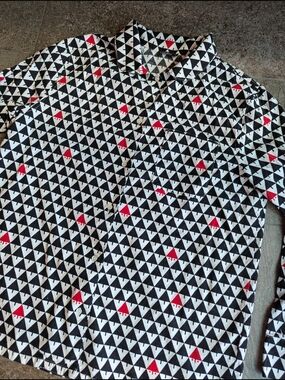 J. McLaughlin Black, White & Red Triangle Print Button-Down Shirt